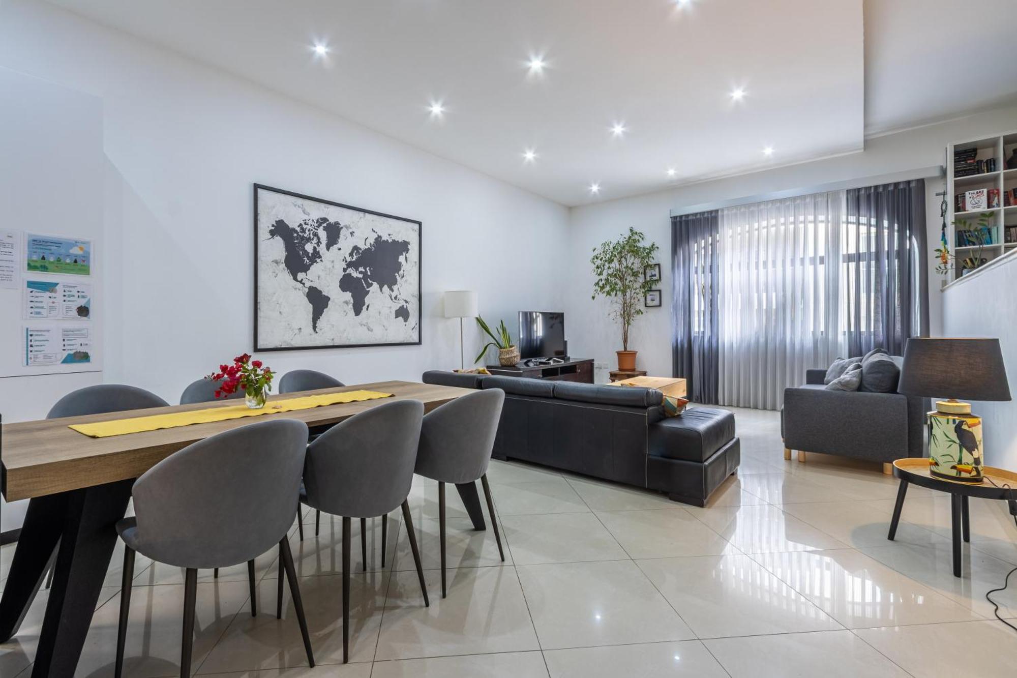 Spacious And Stylish Appartement