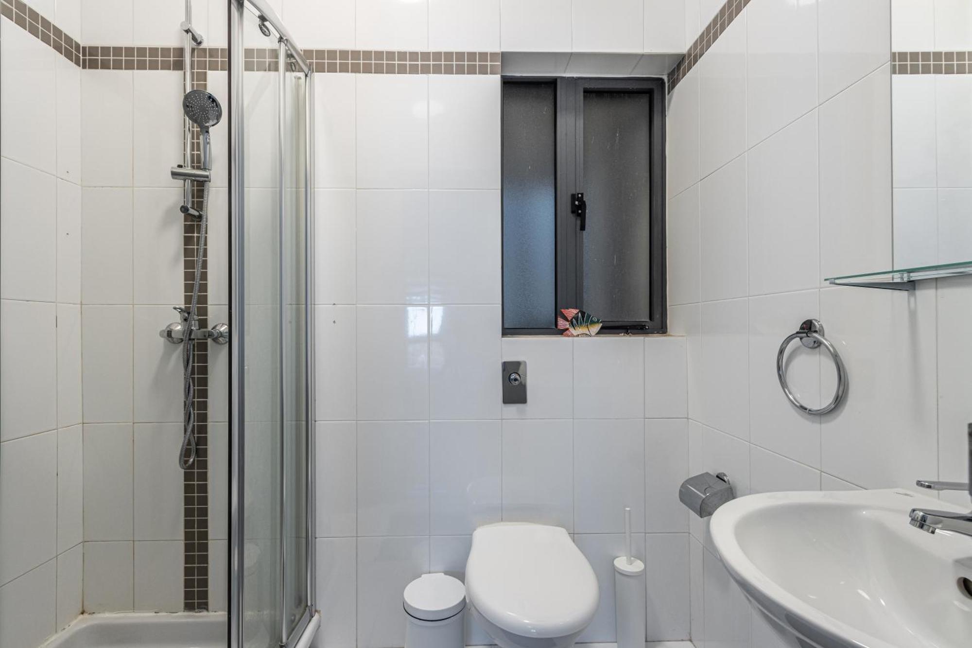 Spacious And Stylish Saint Julian's