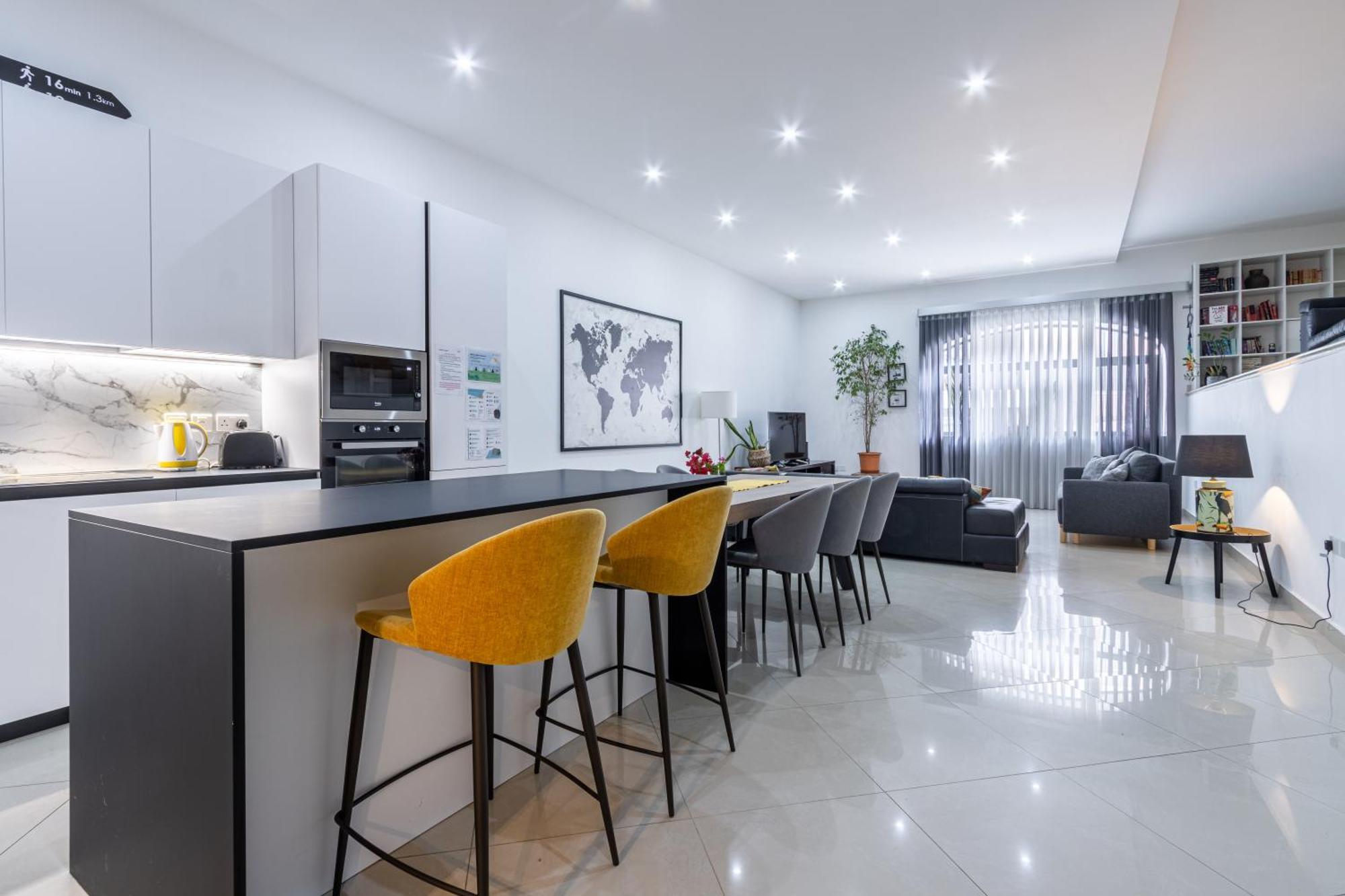 Spacious And Stylish Apartment Saint Julian's