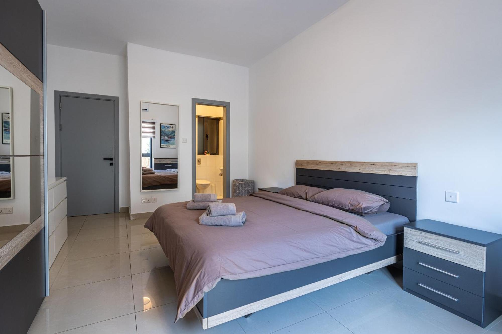 Spacious And Stylish Apartment Saint Julian's