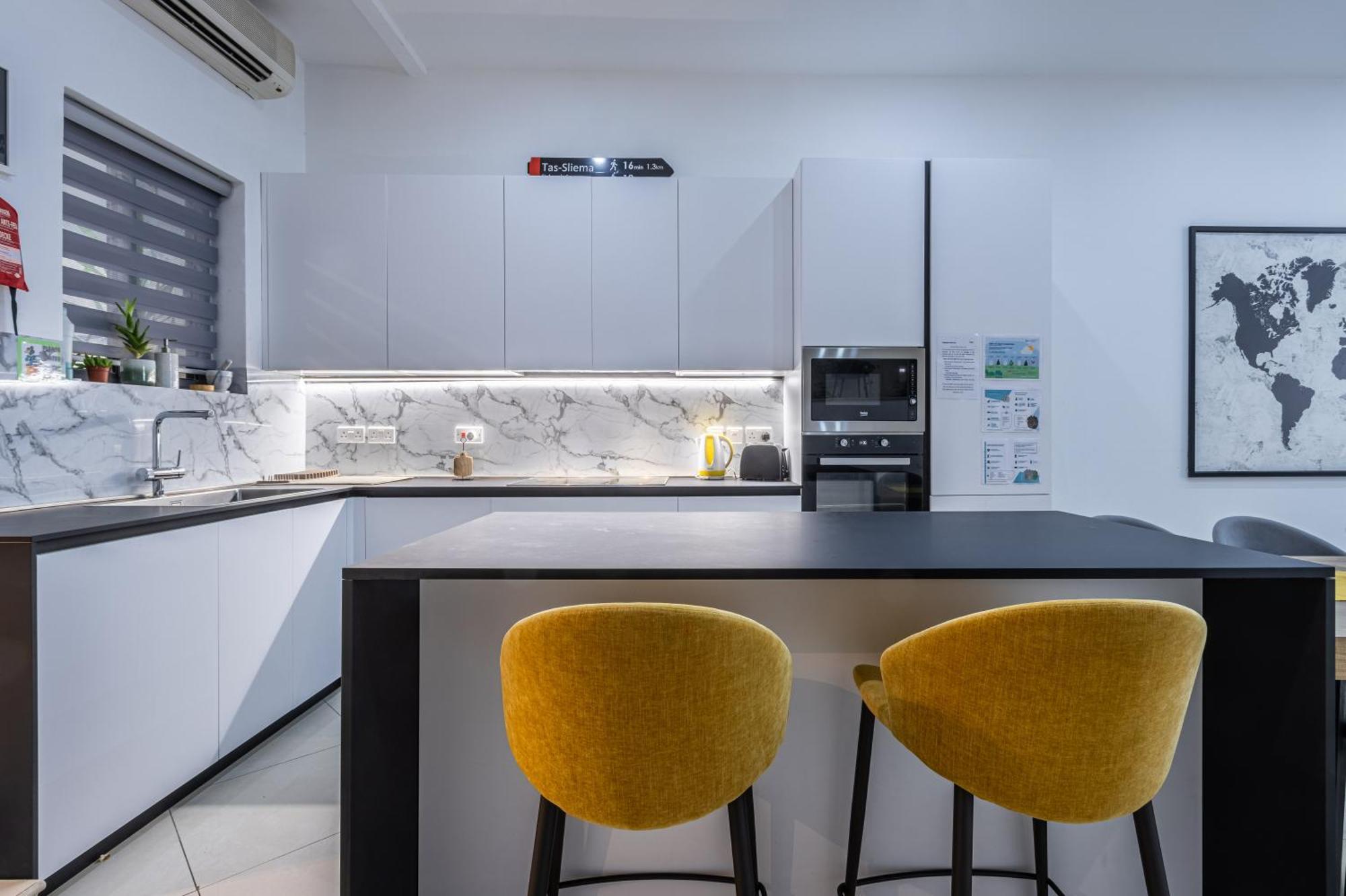 Apartment Spacious And Stylish Saint Julian's